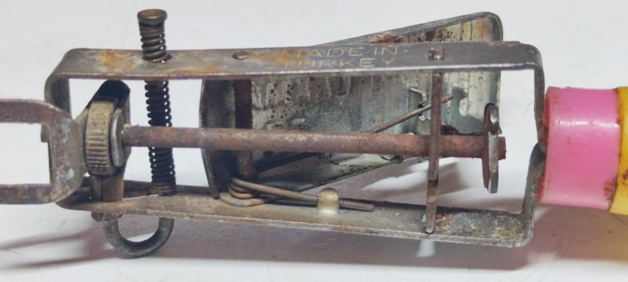 1950 CAKMAK 77 YERLİ TAŞLI MEKANİK METAL SERT RENKLİ  PLASTİK SAPLI MUTFAK OCAK YAKMA TUTUŞTURMA ALEVLENDİRME CAKMAGI