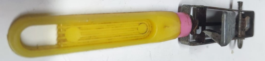 1950 CAKMAK 77 YERLİ TAŞLI MEKANİK METAL SERT RENKLİ  PLASTİK SAPLI MUTFAK OCAK YAKMA TUTUŞTURMA ALEVLENDİRME CAKMAGI