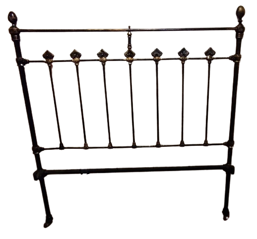 1920 TEK KİŞİLİK METAL DÖKÜM PİRİNÇ VE SARI PARCALARIN BİRLESİMİYLE TARASLANMIS COK GÖSTERİSLİ KARYOLA