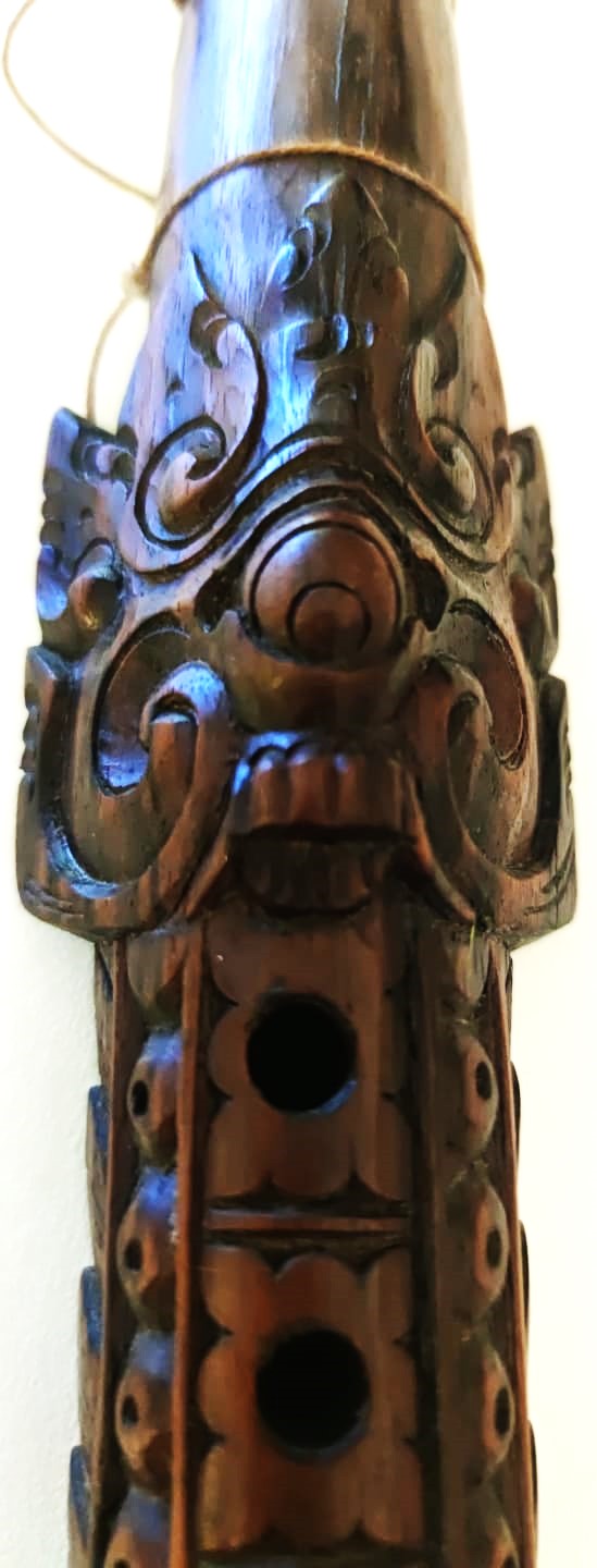 AHSAP ÜZERİ KOMPLE  EL İŞCİLİKLİ OYMA FULUT ENDENOZYA ALTI ADET ONDE BİR ARKADA NOTA BASMA YERİ VARDIR