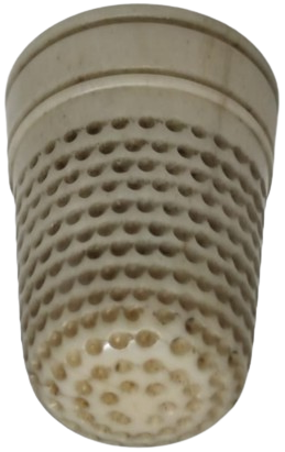 OSMANLI FİL DİSİ EL YAPIM NADİR DİKİS DİKERKEN İGNEYİ İTMEDE KULLANINA YÜKSÜK ÜZERİ BİR COK İGNE YUVASI  BULUNAN YUKSUK