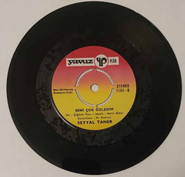 SEYYAL TANER GULME KOMSUNA   SENİ COK OZLEDİM YAVUZ PLAK 45 LİK ORJINAL KABINDA