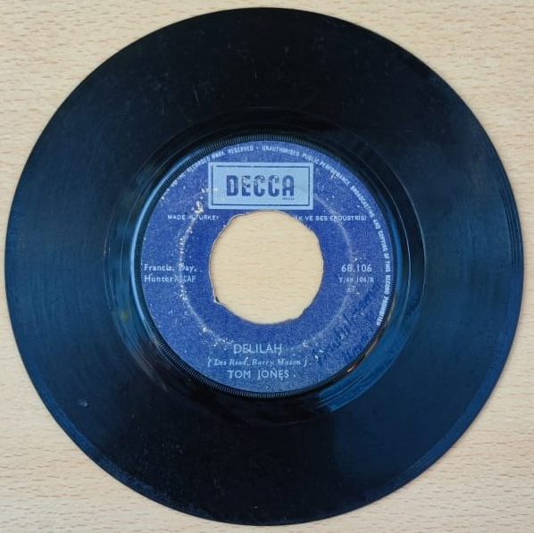 TOM JONES DELİLAH  SMİLE 45 LİK PLAK DECCA  PLAK ORJINAL
