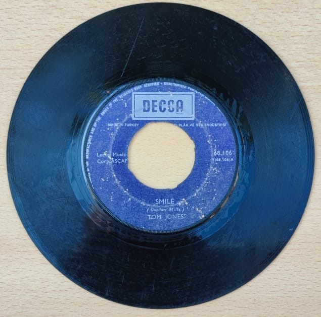 TOM JONES DELİLAH  SMİLE 45 LİK PLAK DECCA  PLAK ORJINAL