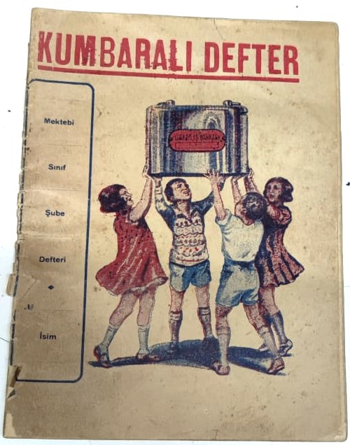 1932 İS BANKASI BENDE İSTERİM KUMBARA  KUMBARALI DEFTER OKUL DEFTERİ İCİ OSMANLICA YAZILI  ON YUZ VE ARKA KAPAK TAS BASKI İCİ REKLAMLI 