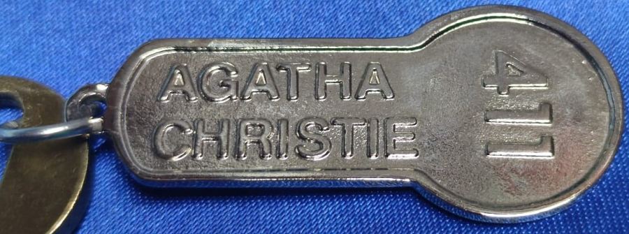 1892 PERA PALAS & AGATHA CHRISTIE YAZILI ANAHTAR HOTELİN 411 NUMARALI ODANIN ÖZEL YAPTIRDIGI ORJİNAL ÜRÜNDÜR