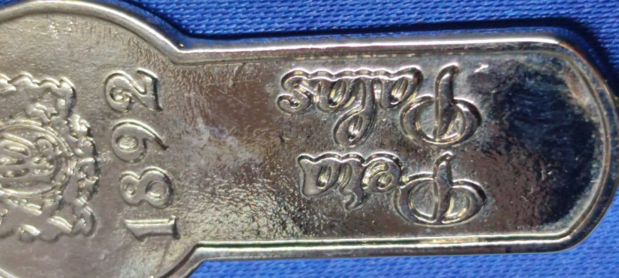 1892 PERA PALAS & AGATHA CHRISTIE YAZILI ANAHTAR HOTELİN 411 NUMARALI ODANIN ÖZEL YAPTIRDIGI ORJİNAL ÜRÜNDÜR