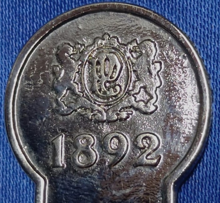 1892 PERA PALAS & AGATHA CHRISTIE YAZILI ANAHTAR HOTELİN 411 NUMARALI ODANIN ÖZEL YAPTIRDIGI ORJİNAL ÜRÜNDÜR