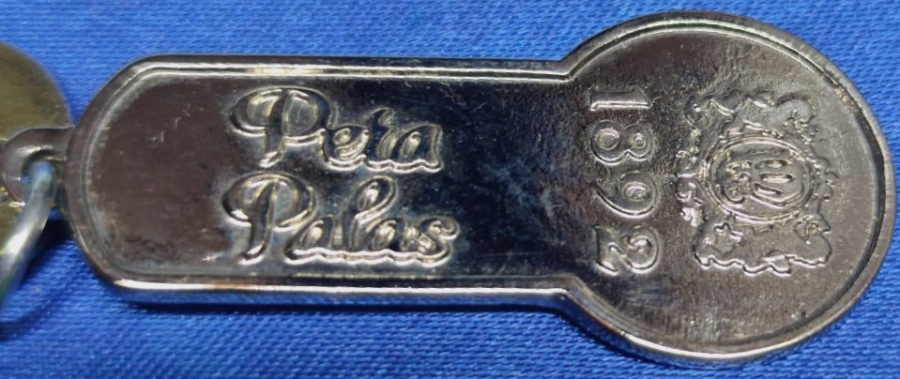 1892 PERA PALAS & AGATHA CHRISTIE YAZILI ANAHTAR HOTELİN 411 NUMARALI ODANIN ÖZEL YAPTIRDIGI ORJİNAL ÜRÜNDÜR