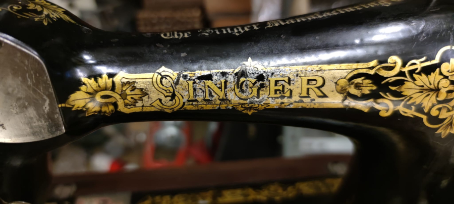 SINGER KUTUSUNDA MEKANIK CEVİRMELİ UZUN MEKİK DİKİŞ MAKİNESİ