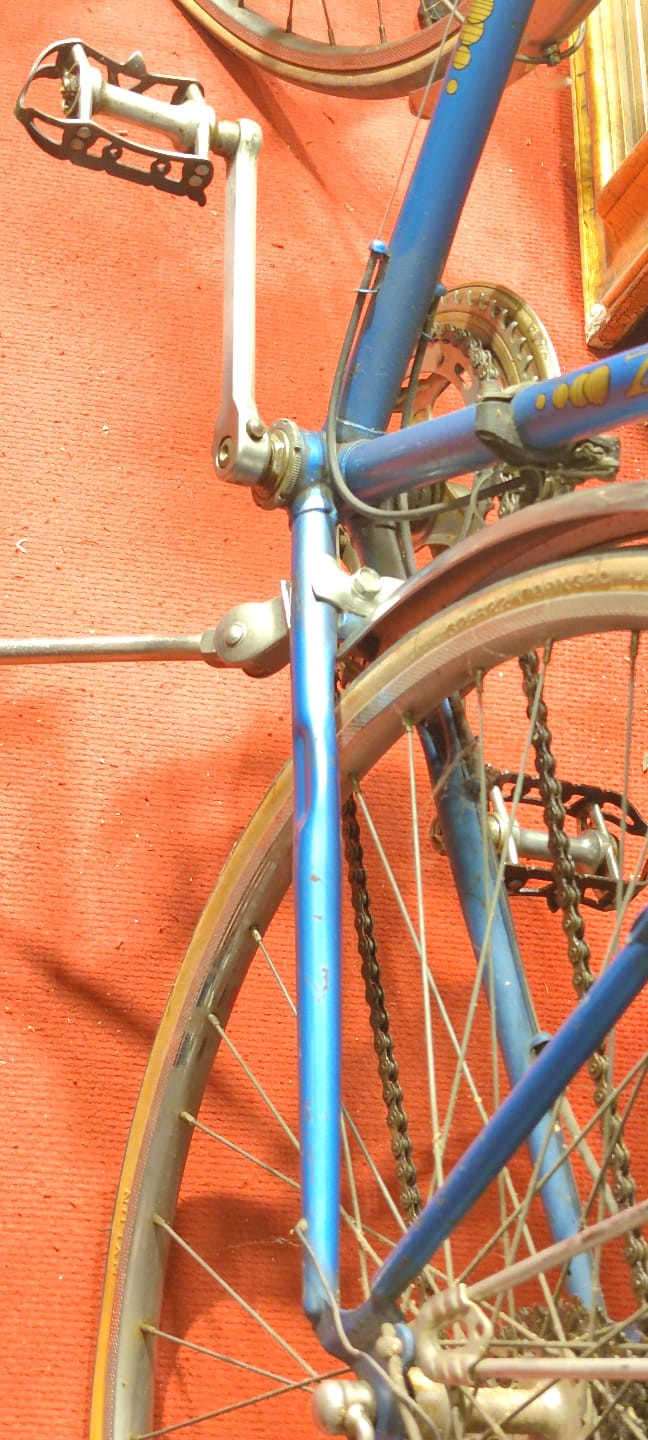 FENERBAHCE LEFTER KUCUK ANDONYADİS KULLANDIGI BİSİKLET ADA PLAKALI