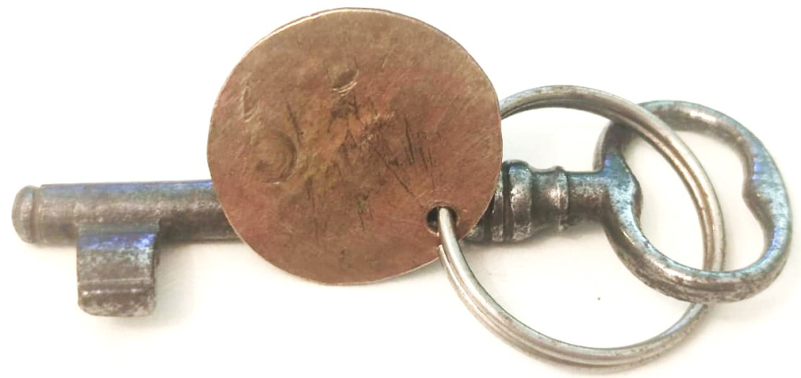 13990 SERİ NO BRONZ UC  DOGME EL YAPIM ANAHTARLIK HOTEL 3 NUMARLI ODASI KAPI ANAHTARI