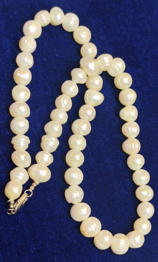 ORJINAL BAROK BEYAZ RENK İNCİ BAYAN KOLYE 51 İNCİ TANESİNDEN OLUSMAKTA