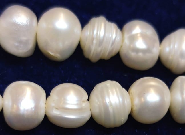 ORJINAL BAROK BEYAZ RENK İNCİ BAYAN KOLYE 51 İNCİ TANESİNDEN OLUSMAKTA