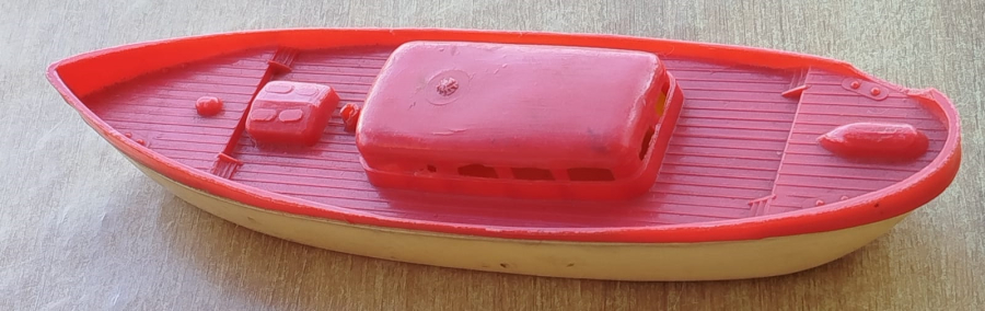 İBRİŞİM PLASTİK YERLİ MİKA TEKNE KIRMIZI KREM RENKDE