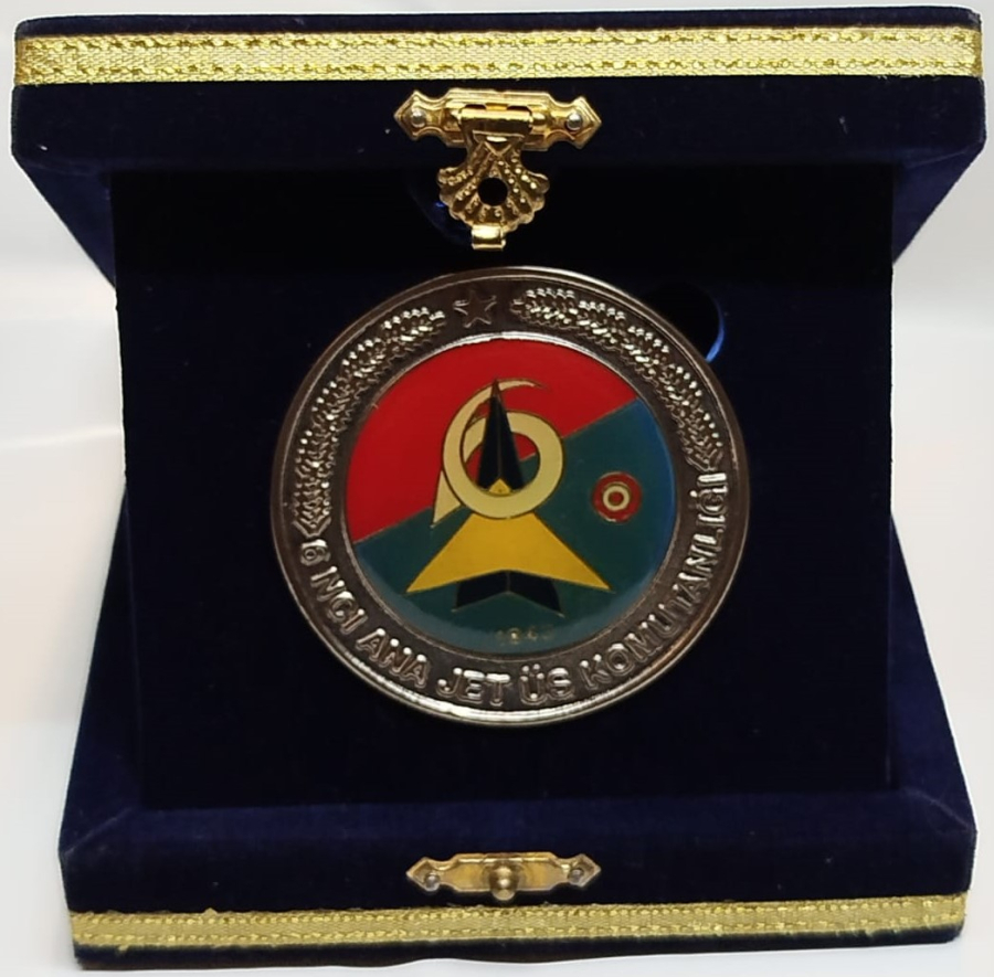 1943 6.NCI ANA JET ÜSTÜ KOMUTANLIĞI KUTUSUNDA ASKERİ MADALYON MADALYA 