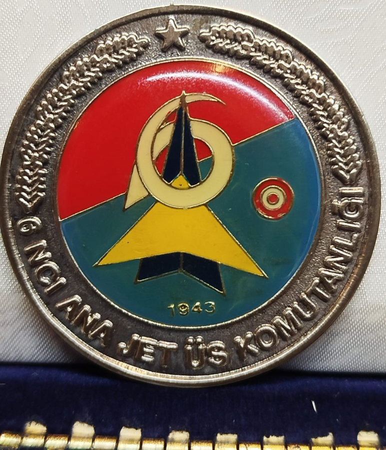 1943 6.NCI ANA JET ÜSTÜ KOMUTANLIĞI KUTUSUNDA ASKERİ MADALYON MADALYA 