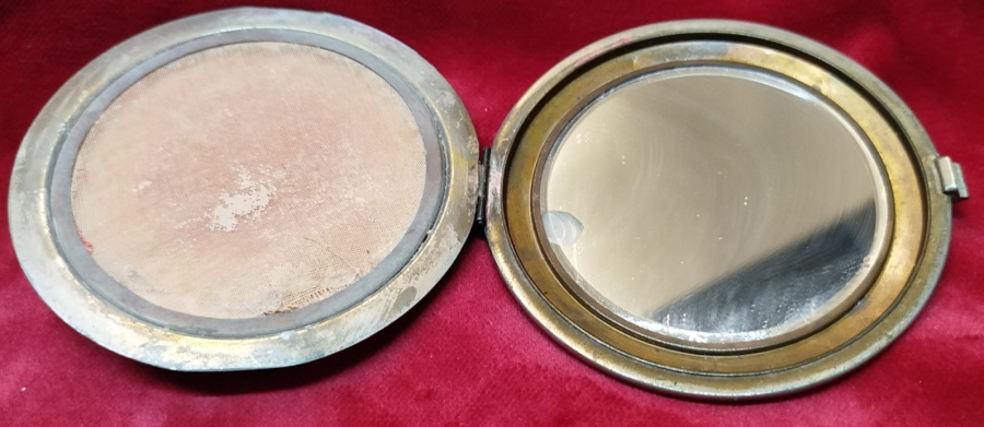 1920 MAKYAJ DERİ VE METAL TAŞ KESME AYNALI PUDRALIK PAT ANG YAZILI