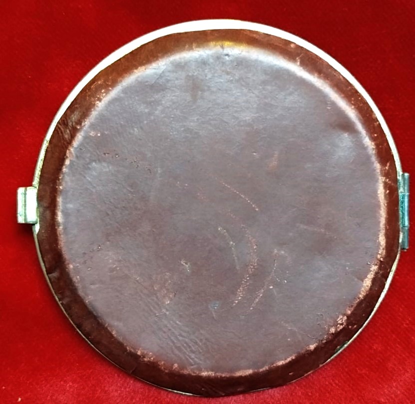 1920 MAKYAJ DERİ VE METAL TAŞ KESME AYNALI PUDRALIK PAT ANG YAZILI