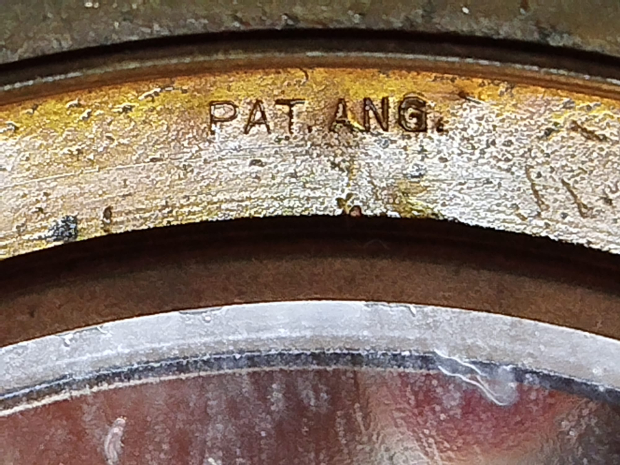 1920 MAKYAJ DERİ VE METAL TAŞ KESME AYNALI PUDRALIK PAT ANG YAZILI