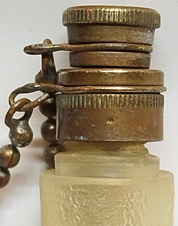 PERFUME BROVETTO 38378  LASPARFUM ESANS YAGI  ŞİSE PİRİNC ZİNCİRLİ KAPAK 