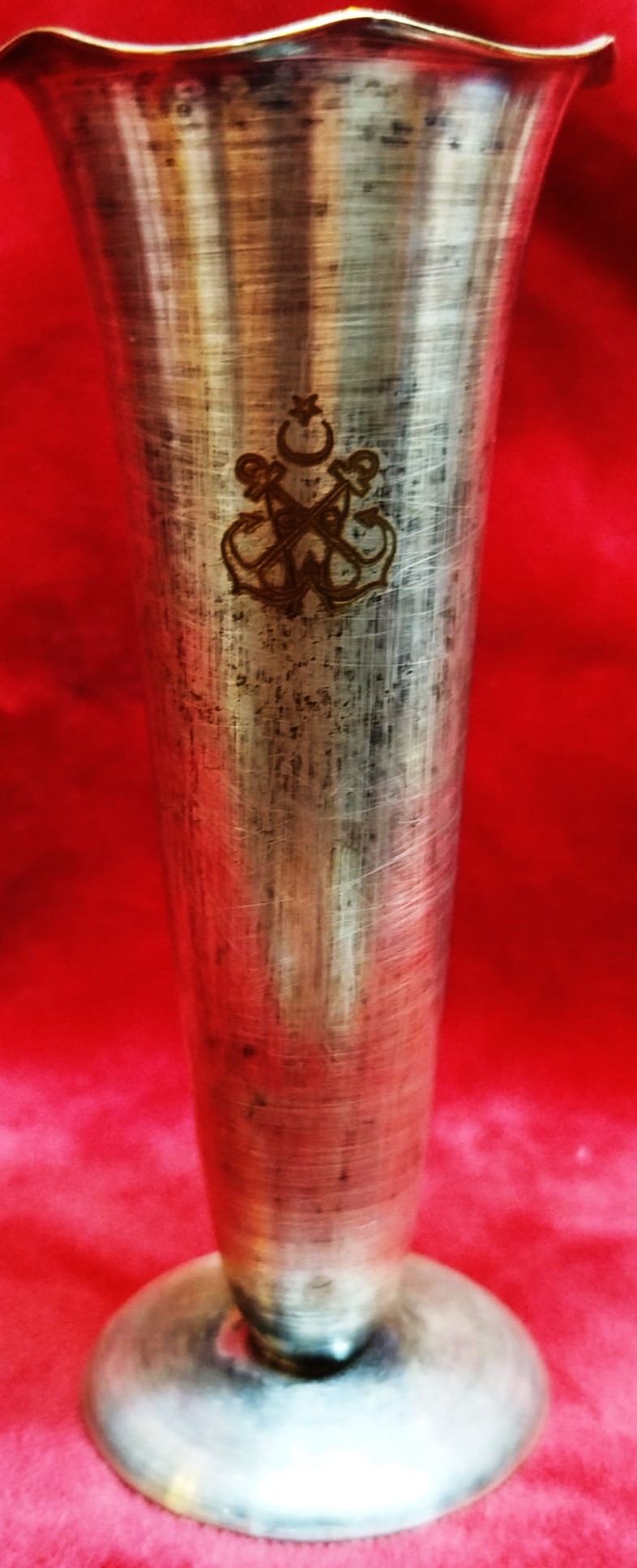 1950 TÜRKİYE DENİZCİLİK İŞLETMELERİ PİRİNC GÜMÜŞ KAPLAMA  KARANFİLLİK ÜZERİ CIPALI İŞLİ  VAZO 