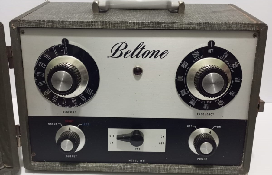 1960 BELTONE HEARING AIDS AUDIOMETERS KULAK DUYUMA TEST KONTROL CİHAZI ORJİNAL  KULAKLIKLI