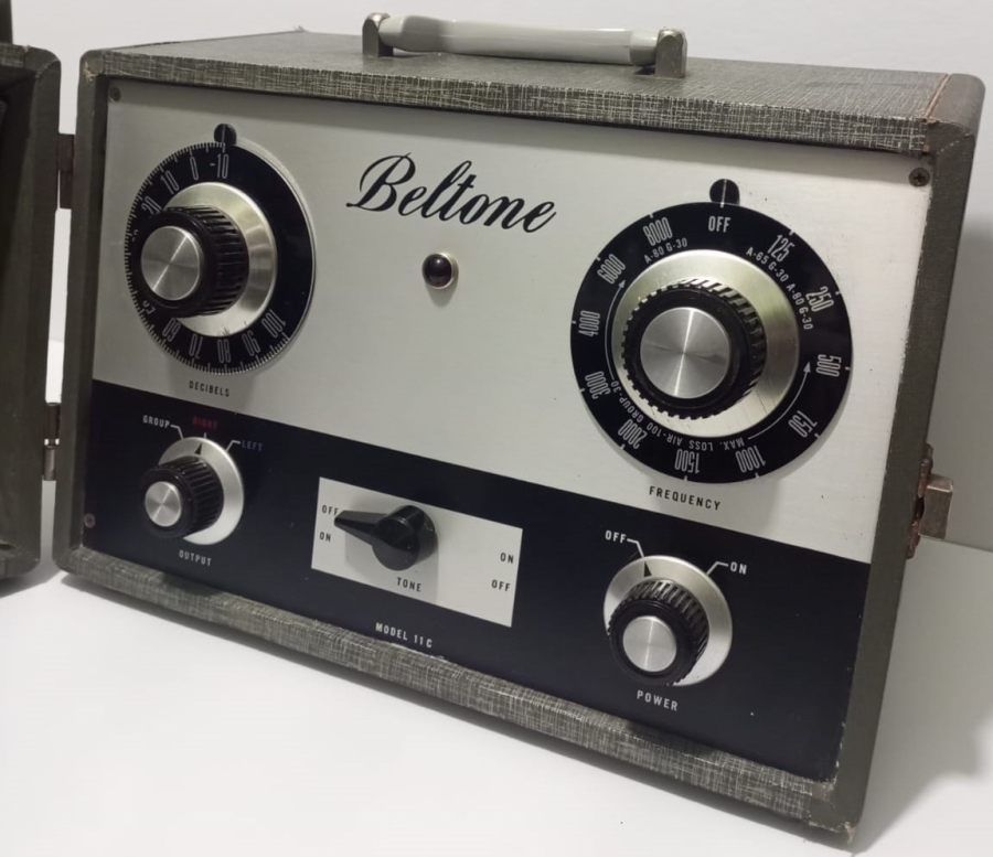 1960 BELTONE HEARING AIDS AUDIOMETERS KULAK DUYUMA TEST KONTROL CİHAZI ORJİNAL  KULAKLIKLI