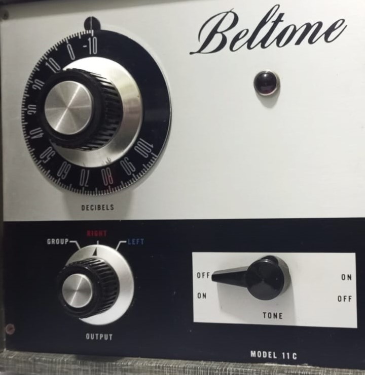 1960 BELTONE HEARING AIDS AUDIOMETERS KULAK DUYUMA TEST KONTROL CİHAZI ORJİNAL  KULAKLIKLI