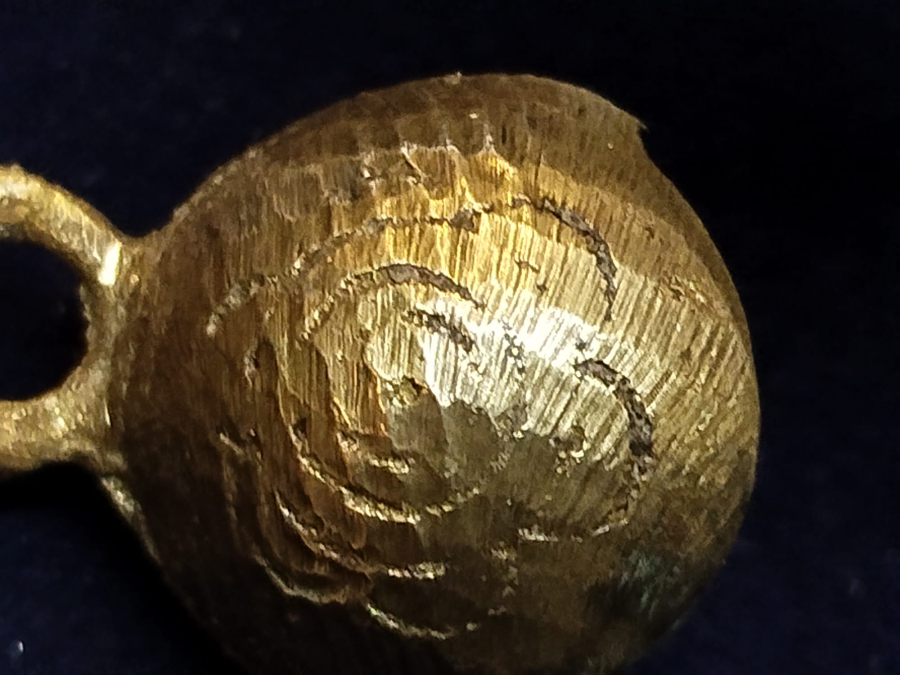 OSMANLI BRONZ ÜZERİ İŞLEMELİ UFAK BOYDA CAN GENELDE GELDİGİ BELLİ OLMASI İCİN HAYVANLARDA  KULLANILAN