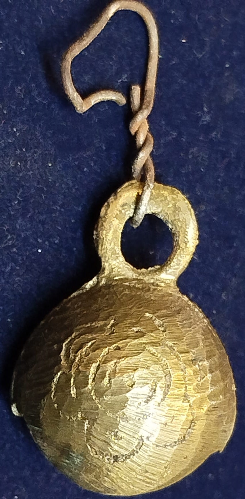 OSMANLI BRONZ ÜZERİ İŞLEMELİ UFAK BOYDA CAN GENELDE GELDİGİ BELLİ OLMASI İCİN HAYVANLARDA  KULLANILAN