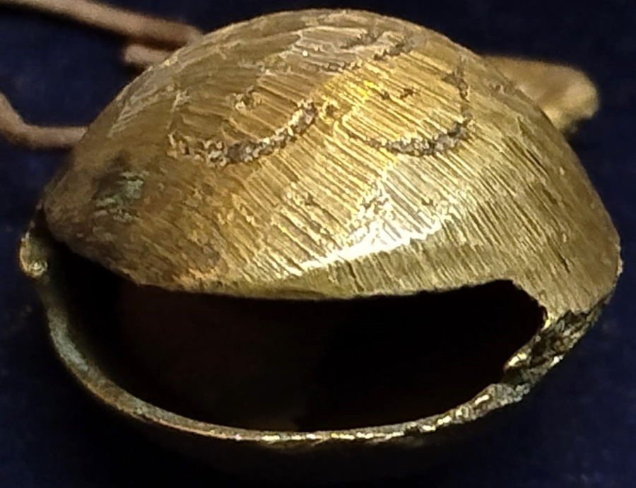 OSMANLI BRONZ ÜZERİ İŞLEMELİ UFAK BOYDA CAN GENELDE GELDİGİ BELLİ OLMASI İCİN HAYVANLARDA  KULLANILAN