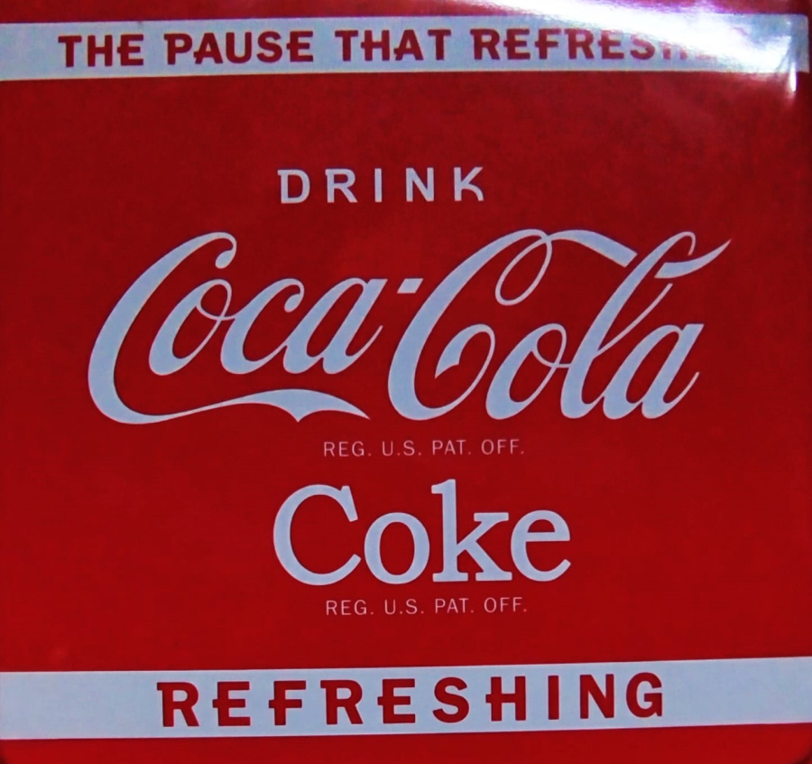 THE PAUSE THAT REFRESHES DRINK COCA COLA TENEKE KUTUSUNDA TAKIM