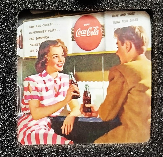 THE PAUSE THAT REFRESHES DRINK COCA COLA TENEKE KUTUSUNDA TAKIM