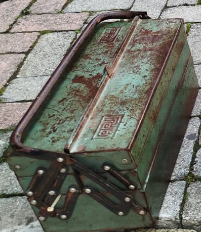 1970 OTO TAMİR BAKIM CANTASI 5 GÖZ CELİK KUTUSUNDA 33 PARCA EL ALETLİ