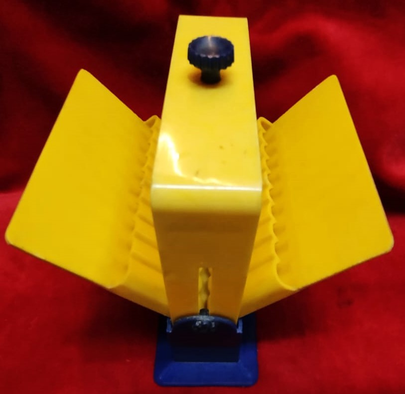 1970 SARI LACİVERT FENERBAHCE RENLERİNDE MİKA SİGARA İKRAM KUTUSU