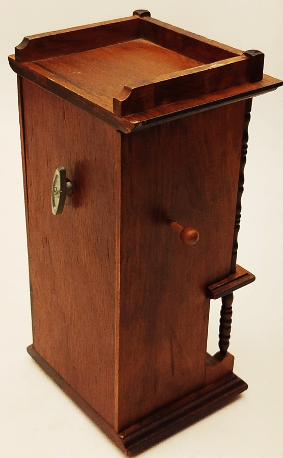 NUSİCALE ANTİKA AHŞAP CEKMECELİ LATARNALI MÜZİK KUTUSU