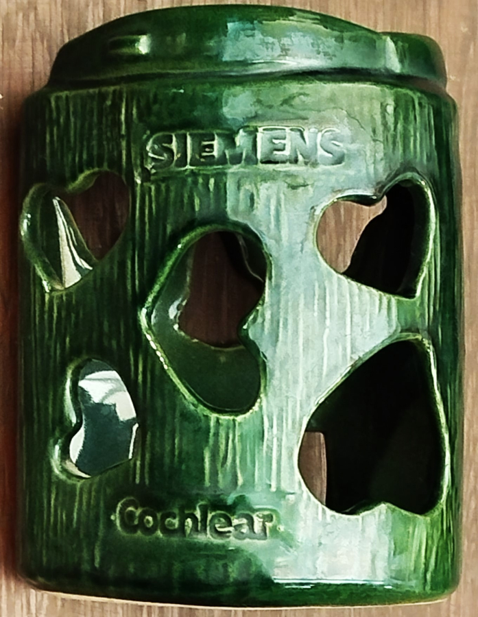 DUYSEL SIEMENS COCHLEAR REXTON KULAK İSİTME CİHAZLARI  MASA UZERİ OBJE