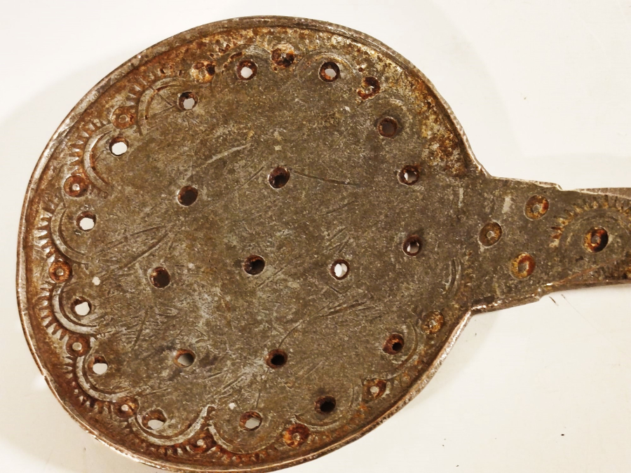 OSMANLI TEKKE İŞİ DÖGME TEK PARCA  BAKIR SAP KISMI SICAK DÖGME EL İŞCİLİKLİ SÜZGEÇLİ DELİKLİ KEPÇE