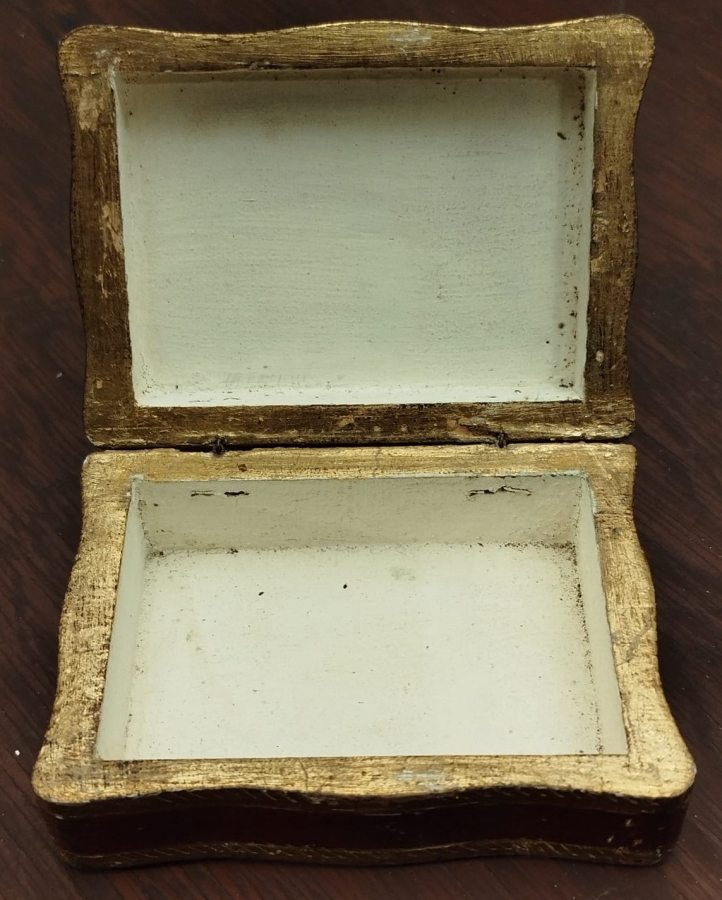 OSMANLI LEVANTEN İŞİ UZERİ İŞLEME KAPAKLI MUCEVHER KUTU BORDO VE ALTIN YALDIZ REKLERDE EL İŞİ