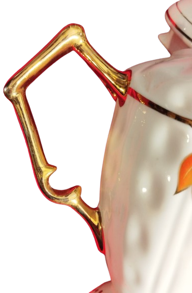 PORSELEN KAPAKLI CAY POTU UZERİ CİCEKLİ VE ALTIN CEKME KULP VE EMZİK KISMI 