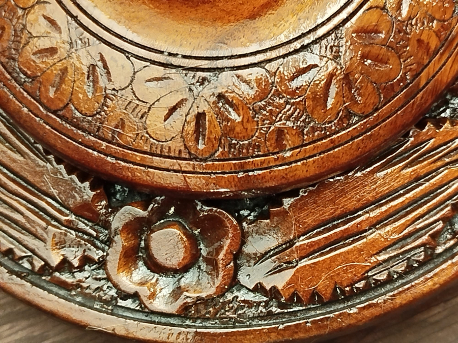 1930 TEKKE İŞİ LOKUM SEKER İKRAMLIGI AHSAP EL İŞİ OYMA İŞCİLİKLİ KAPAKLI