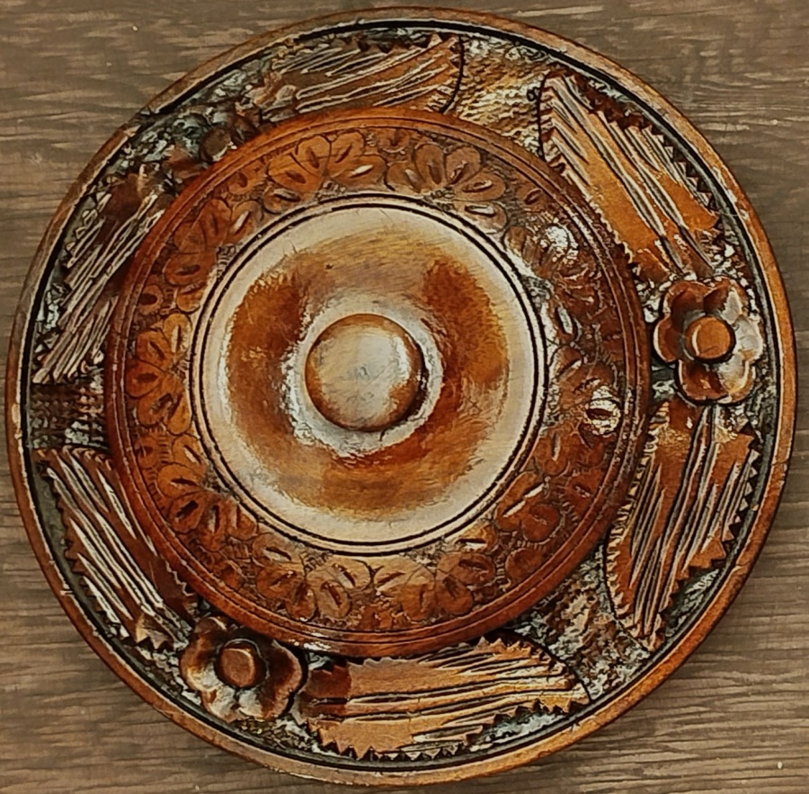 1930 TEKKE İŞİ LOKUM SEKER İKRAMLIGI AHSAP EL İŞİ OYMA İŞCİLİKLİ KAPAKLI