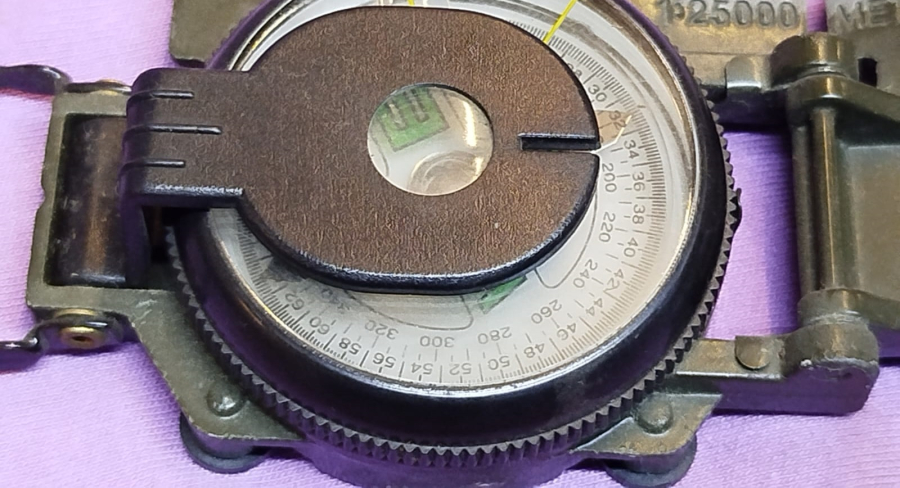 ASKERİ PUSULA  25 KM ENGINEER DIRECTION LENSATIC COMPASS METAL ALUMİNYUM KASA