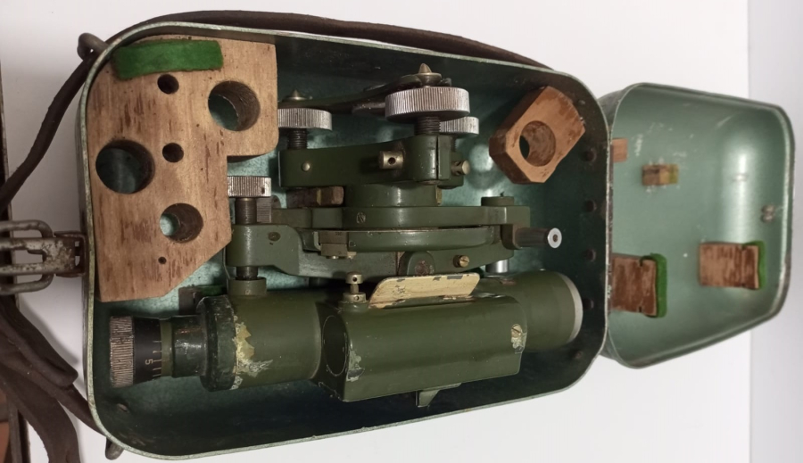 MOM BUDAPEST TEODOLIT KUTUSUNDA HARİTA İŞARETLEME BELİRLEME MEKANİK METAL ÖLCÜ ALETİ