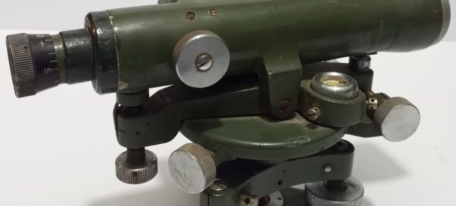 MOM BUDAPEST TEODOLIT KUTUSUNDA HARİTA İŞARETLEME BELİRLEME MEKANİK METAL ÖLCÜ ALETİ