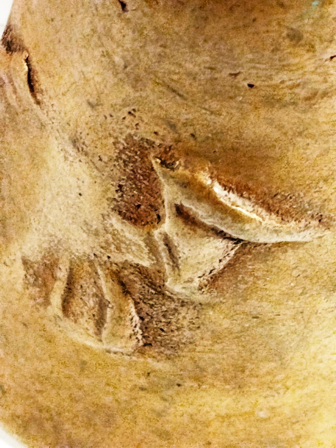 1960 DEVE CANI UZERİNDE KABARTMA 3 ADET DEVE RESMİ BULUNMAKTA  18 CM BOYUNDA 