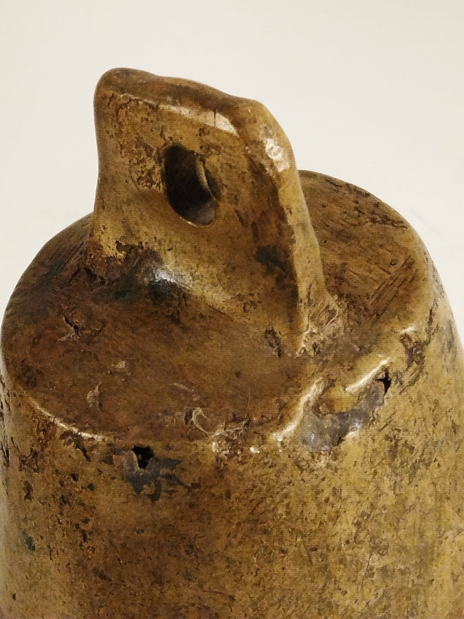 1960 DEVE CANI UZERİNDE KABARTMA 3 ADET DEVE RESMİ BULUNMAKTA  18 CM BOYUNDA 