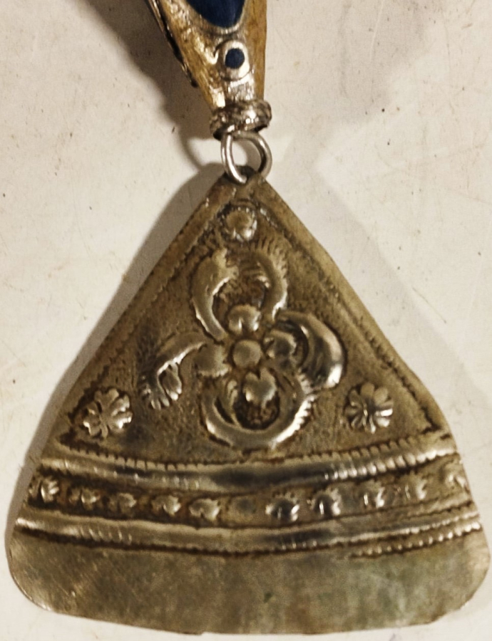 1950 PİRİNC UZERİ SICAK MİNELİ CİFT KONIK FORMDA EL YAPIM OZEL TASARIM BAYAN KOLYE