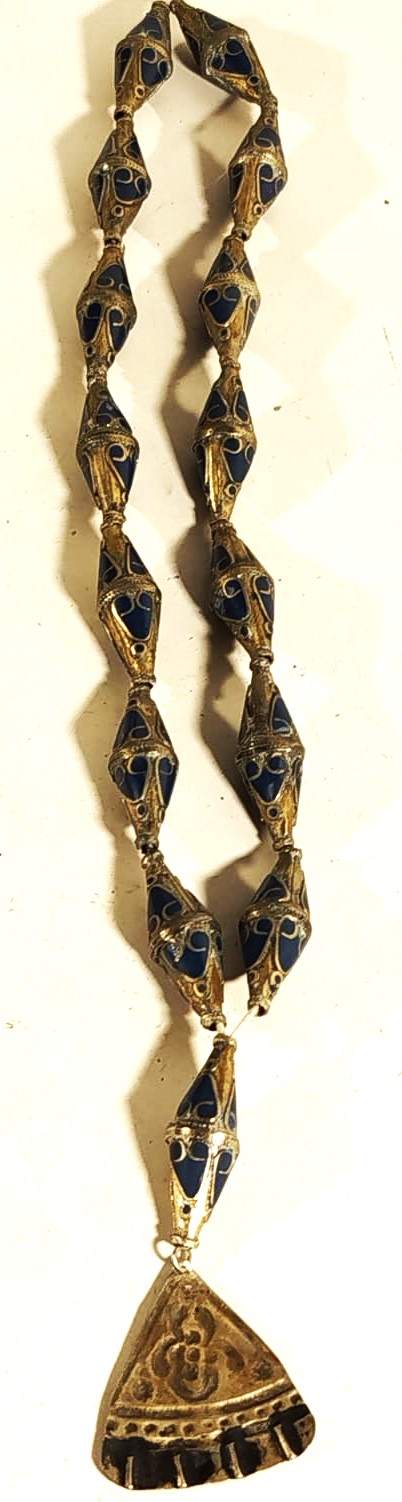 1950 PİRİNC UZERİ SICAK MİNELİ CİFT KONIK FORMDA EL YAPIM OZEL TASARIM BAYAN KOLYE